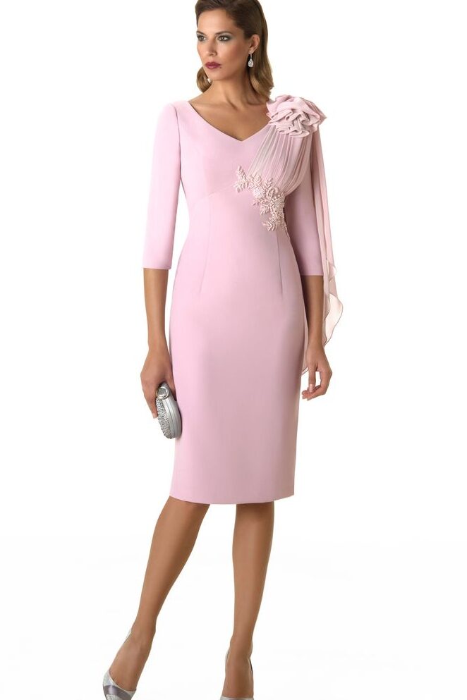Descubre los cortos trajes de madrina de boda más elegantes 1 Descubre los cortos trajes de madrina de boda más elegantes