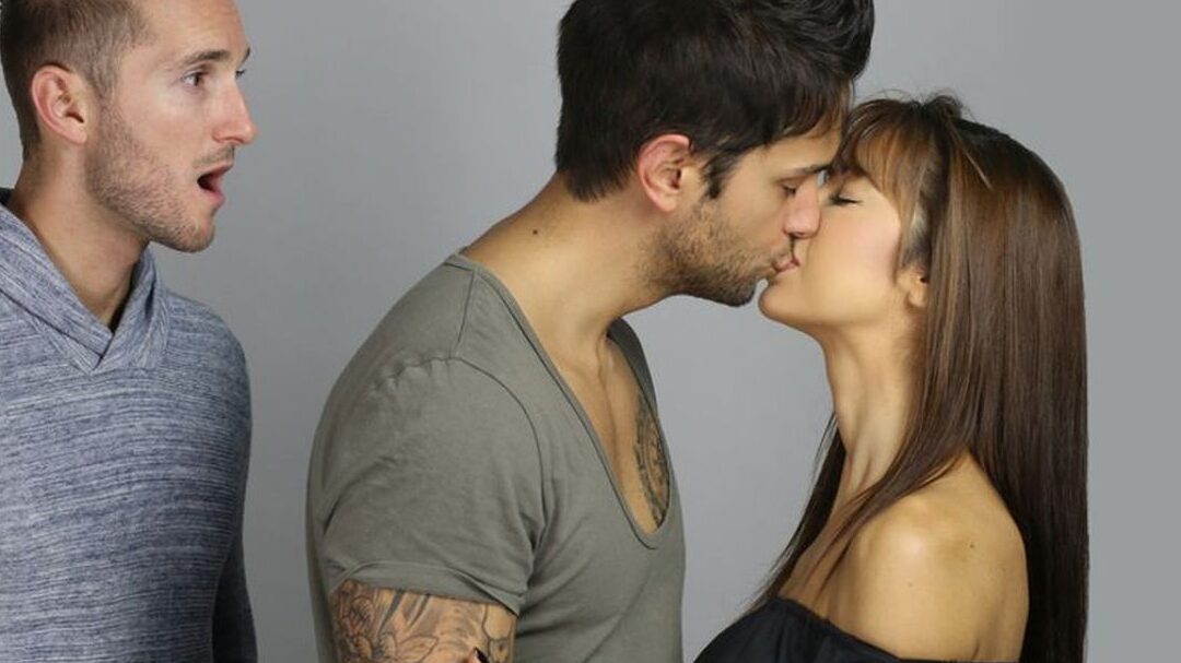 Descubre si tu pareja te es infiel con este sencillo test. 1 Descubre si tu pareja te es infiel con este sencillo test.