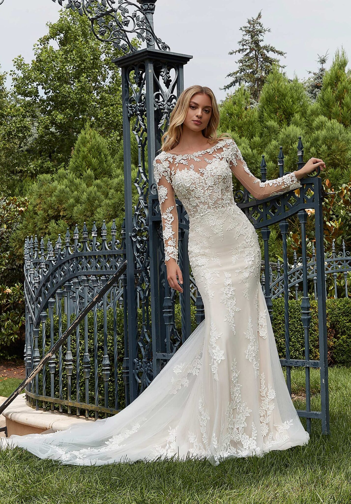 Vestidos de encaje y chiffon con mangas largas y bolsillos Oro